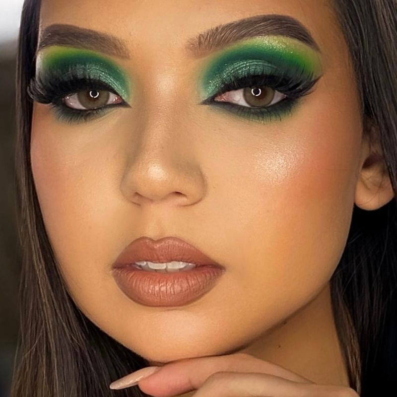 Dark Green Eyeshadow