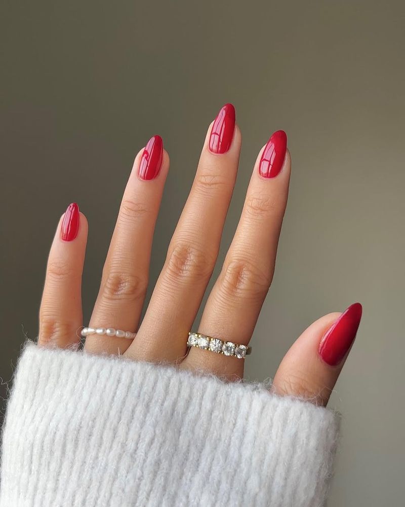 Classic Red Nails