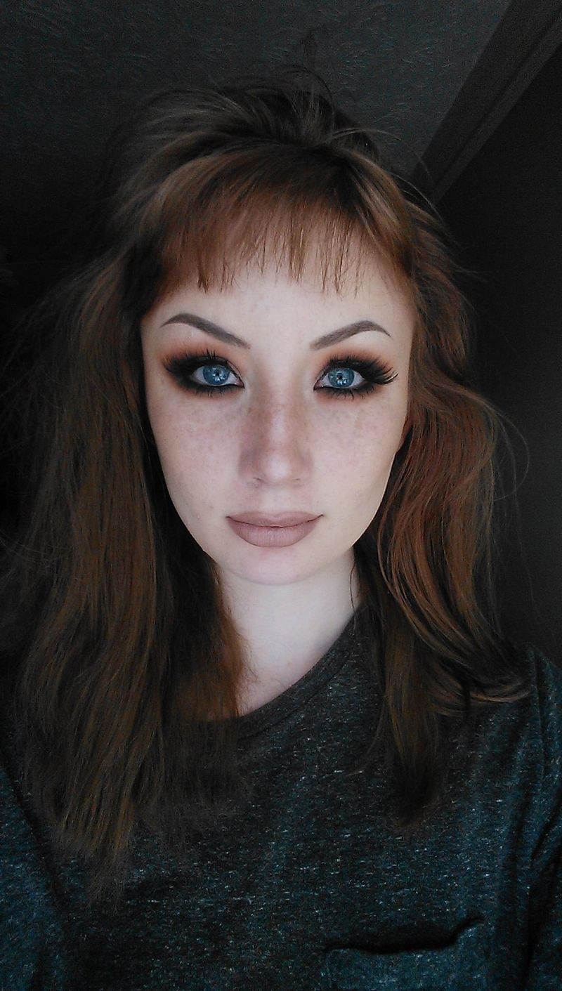 Heavy Black Liner on Waterline