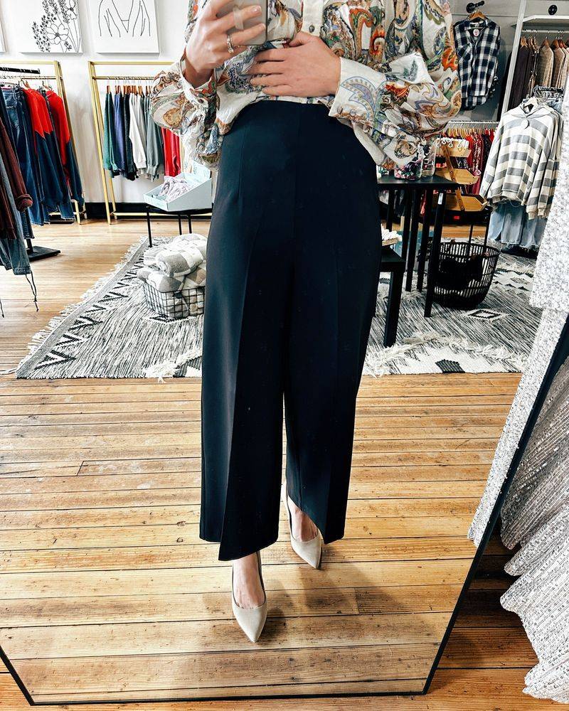 Relaxed Wide-Leg Trousers