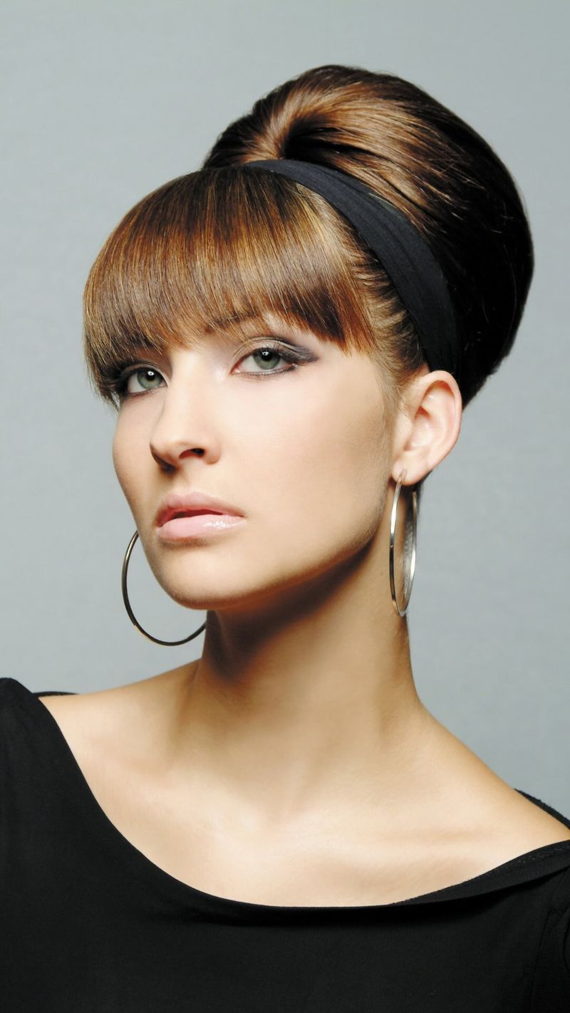 Master The Art Of Hair Pinning