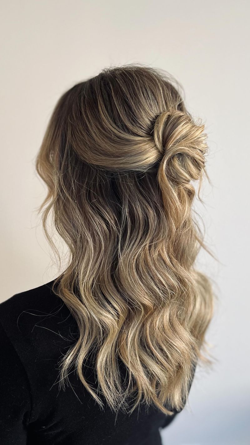 Knotted Half-Up