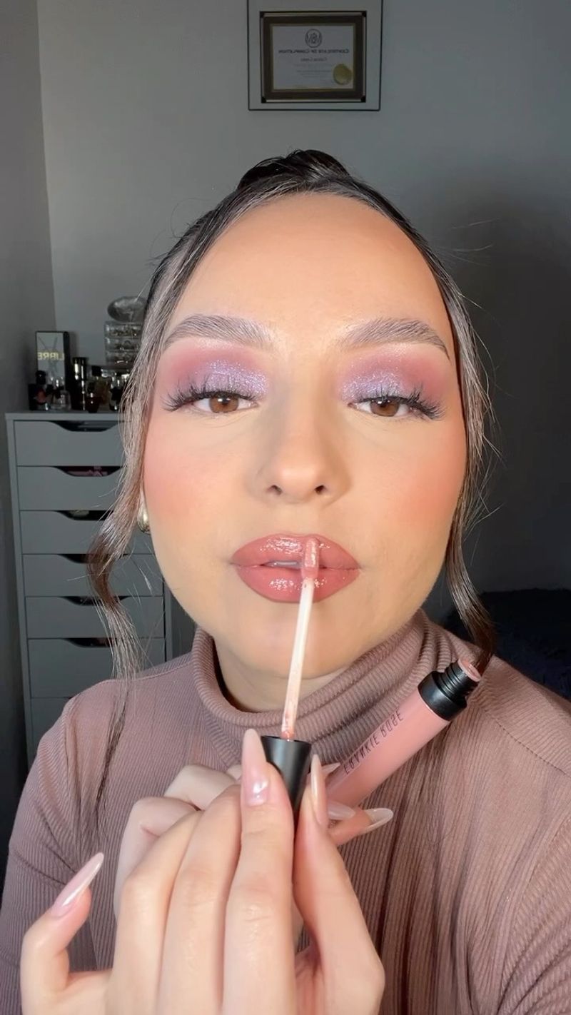 Overly Shimmery Brow Bone Highlight