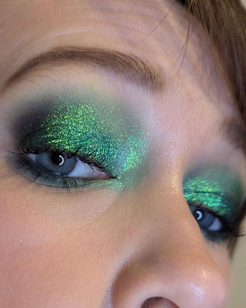 Green Eyeliner Enhancer