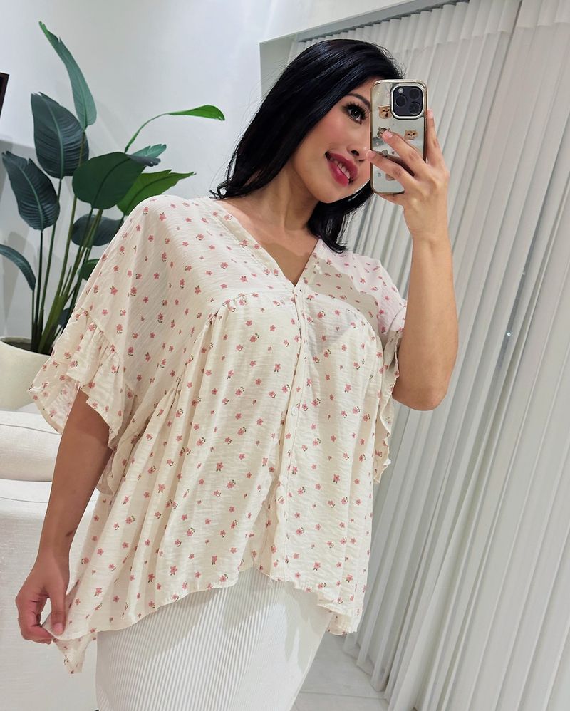 Flutter-Sleeve Blouse