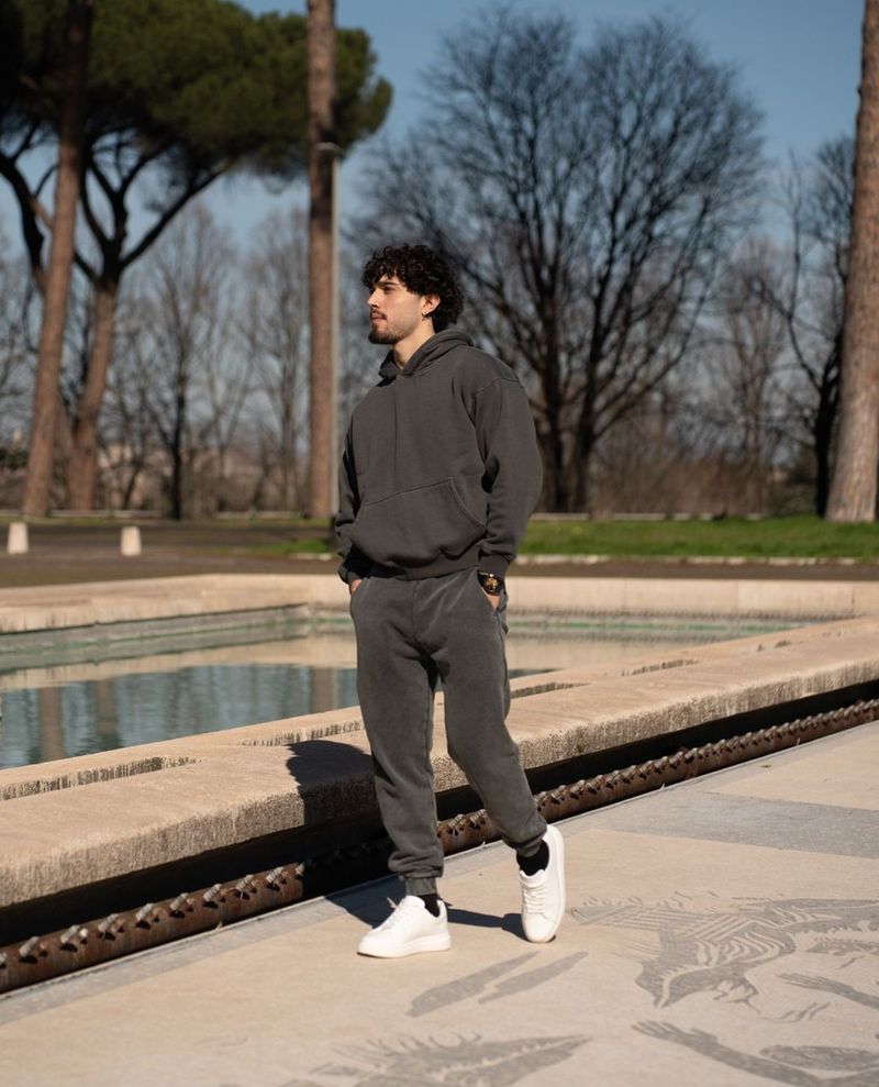 Sweatshirt & Joggers