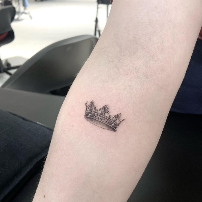Tiny Crown