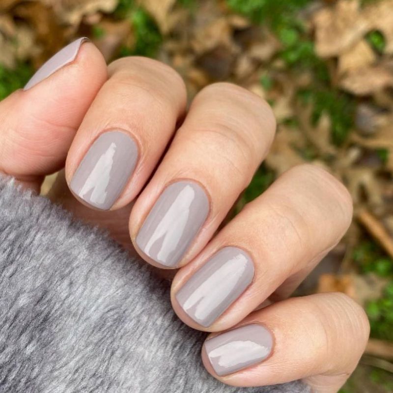 Glossy Taupe Manicure