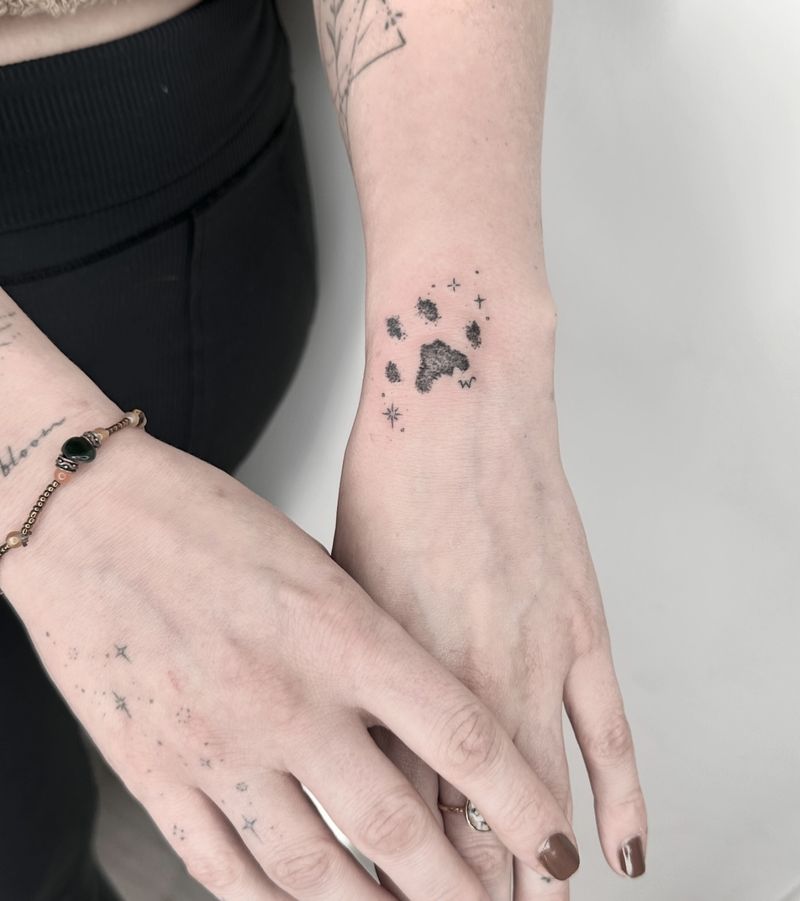Dainty Paw Print