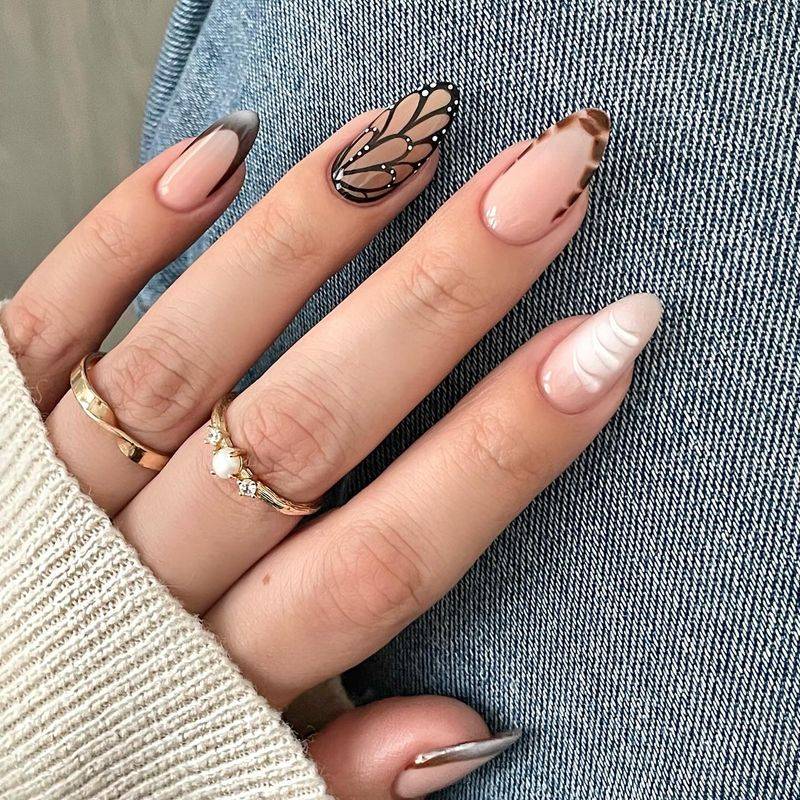 Almond-Shaped Natural Nails