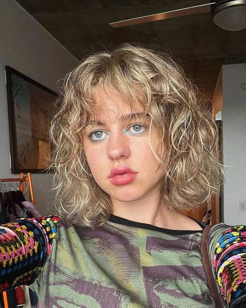 Short Bob with Face-Framing Layers