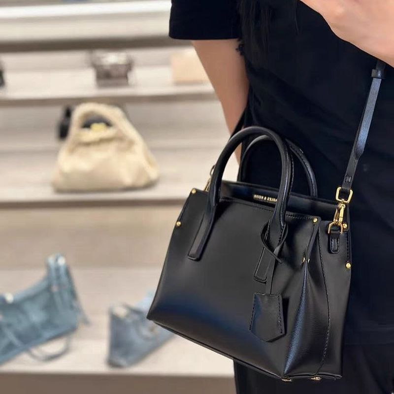 The Structured Top Handle