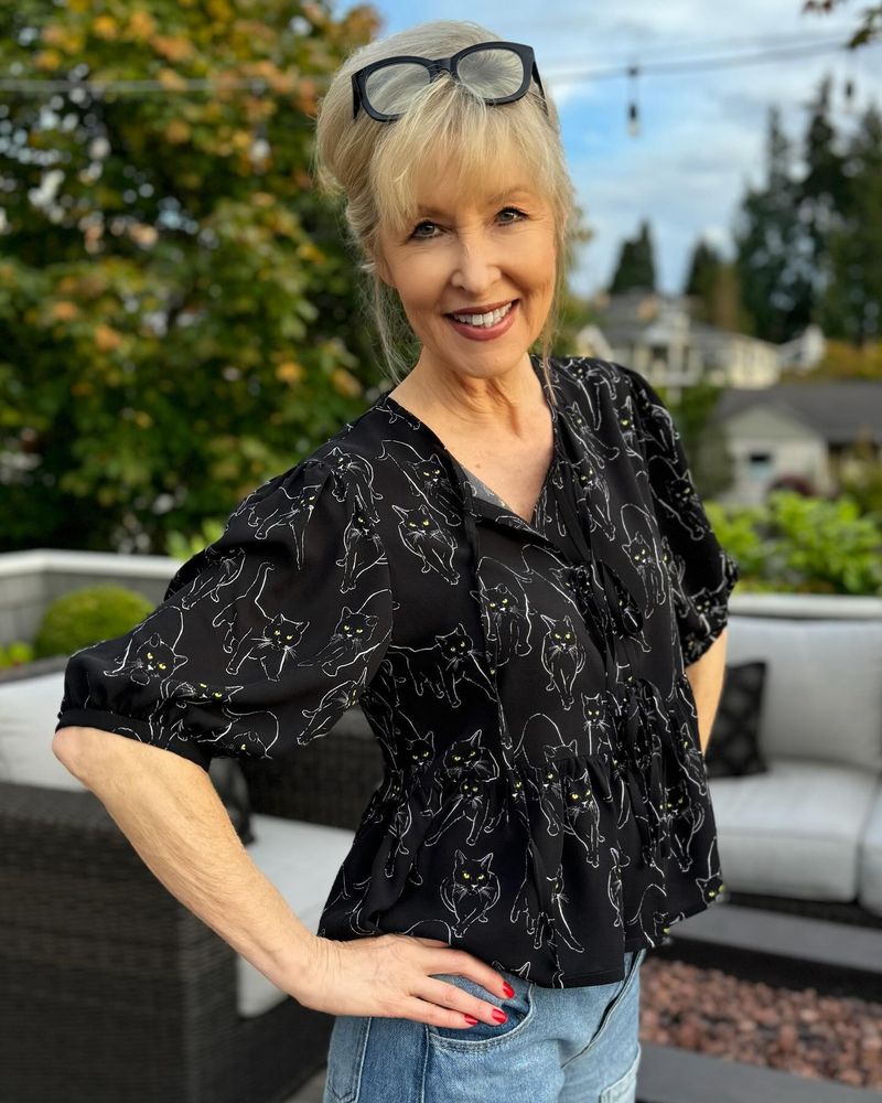 V-Neck Fitted Blouse