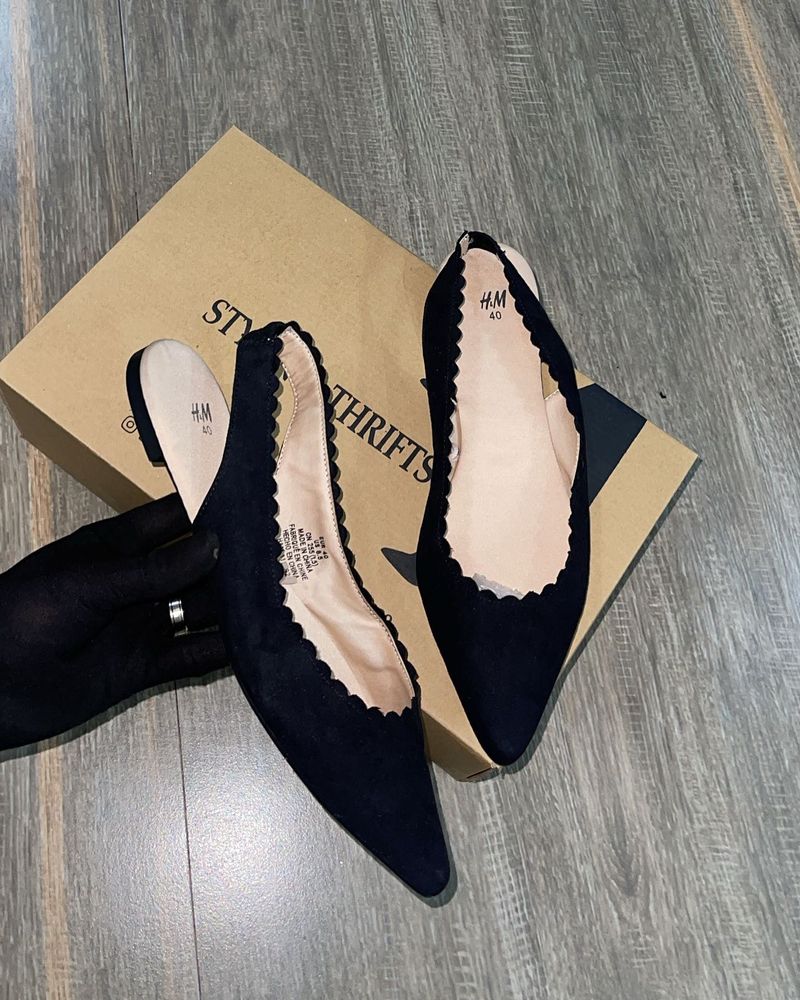 Scalloped-Edge Flats
