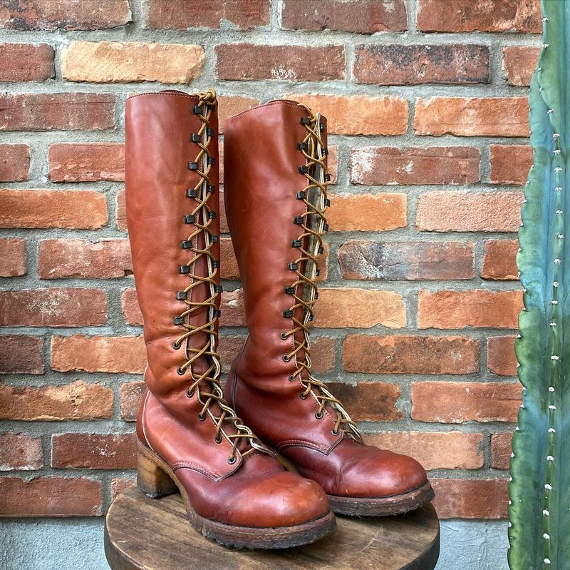 Lace-Up Boots: Practical Pioneers