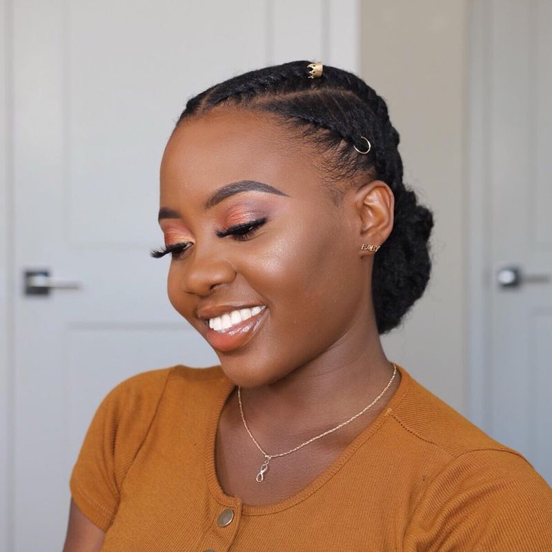 Puff with Flat Twist Front
