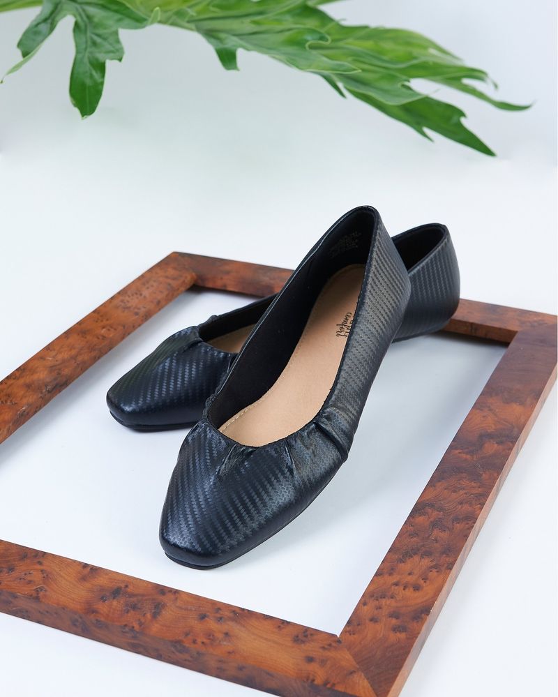 Pointed-Toe Work Flats