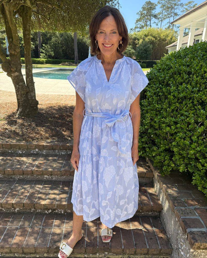 Travel-Friendly Hibiscus Shift