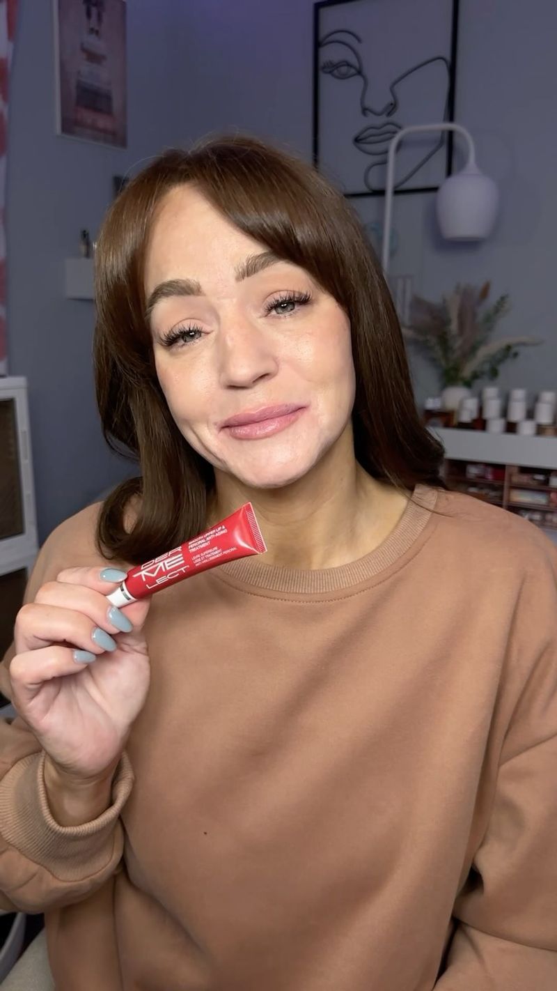 Smoothing Lined or Textured Lips