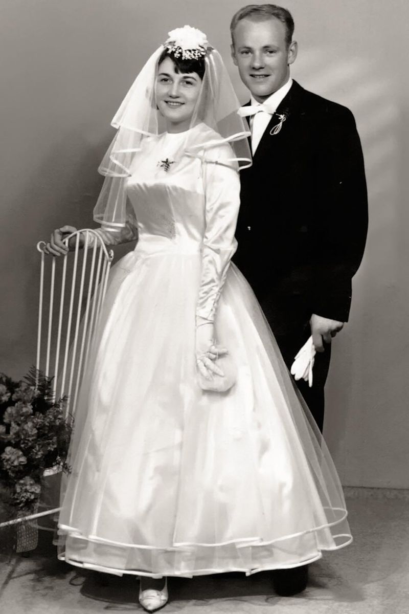 Pillbox Hats With Veils