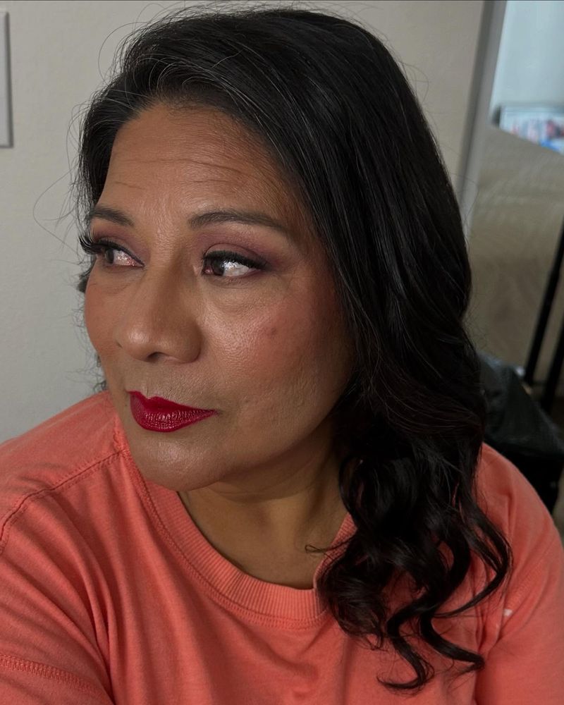 Soft Brown Eyeliner with Natural Lips