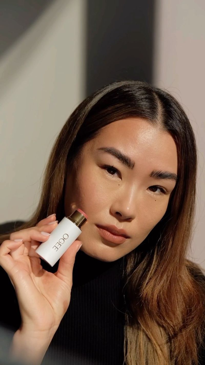 Natural-Looking Contour