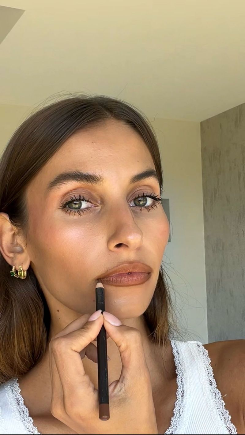 Overdrawn Lip Liner