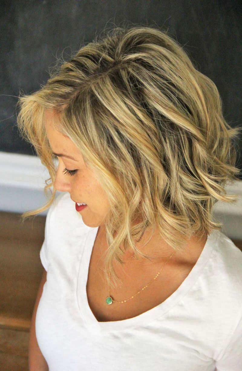 Short Curly Bob Without Structure