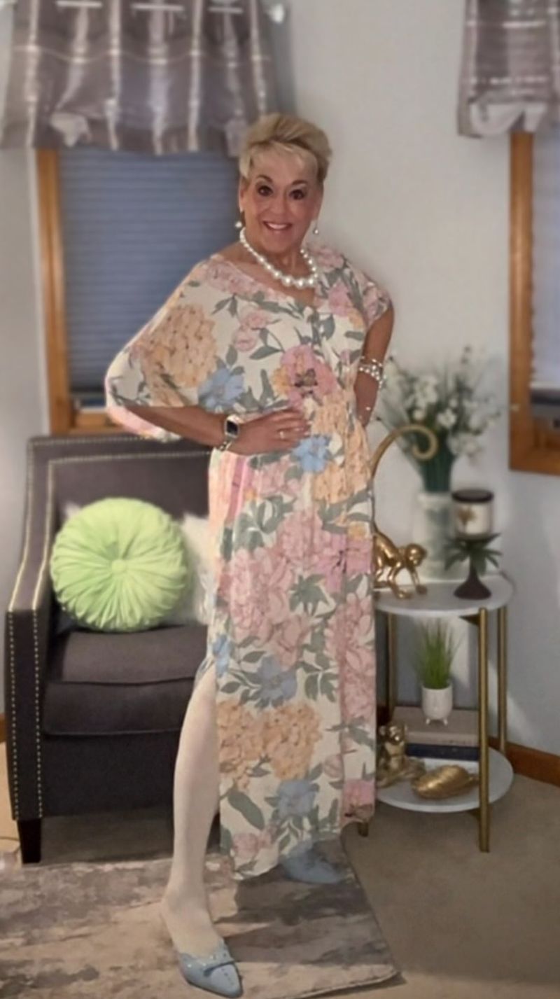 Cotton Dress + Sandals + Glow-Boosting Primer