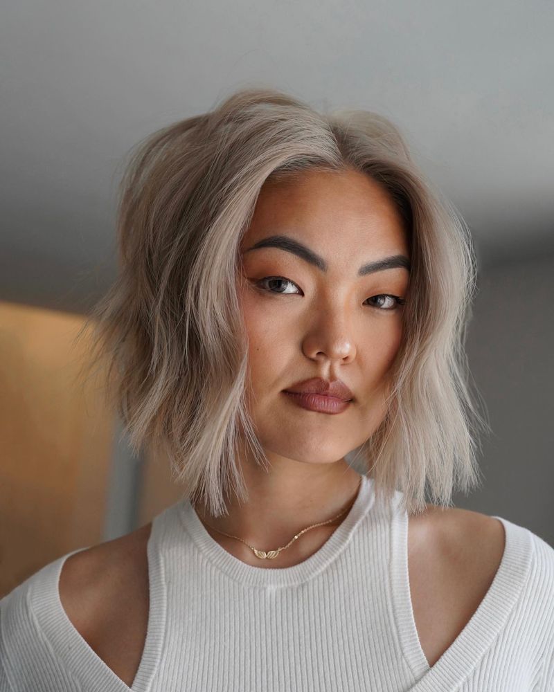 Collarbone Cut with Invisible Layers