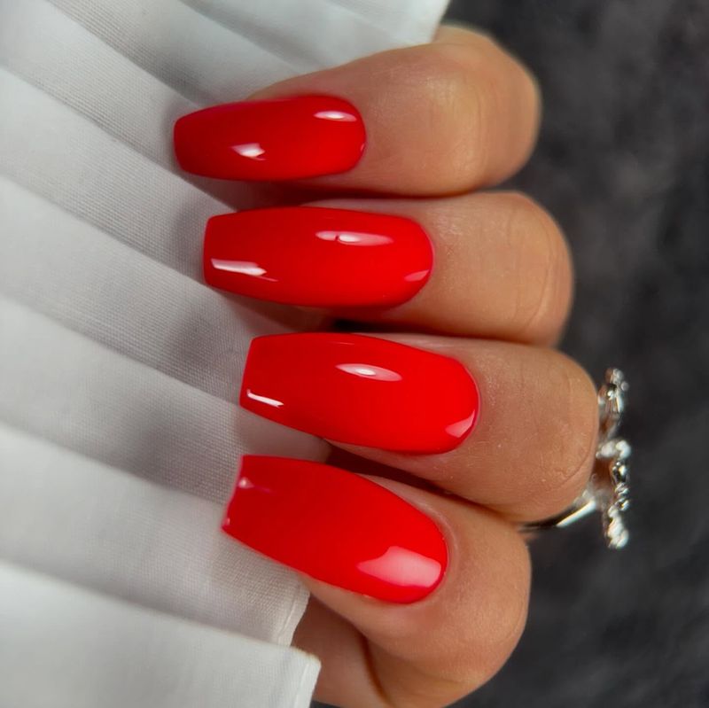 Classic Red Nails