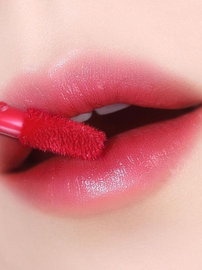Gradient Lips
