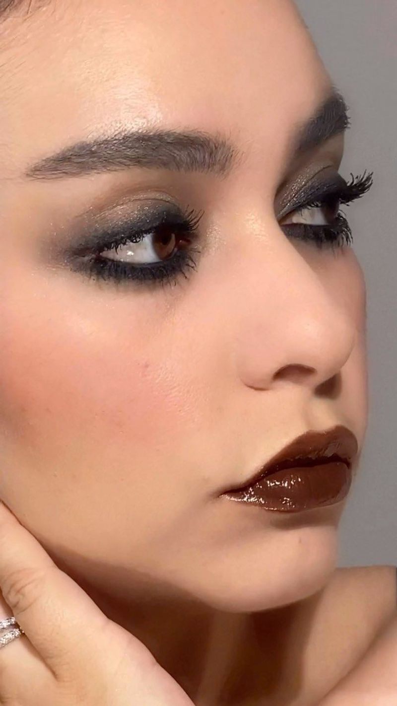 Grunge-Inspired Smudged Eyeliner