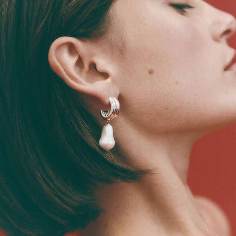 Sculptural Silver Jewelry Takes Shape