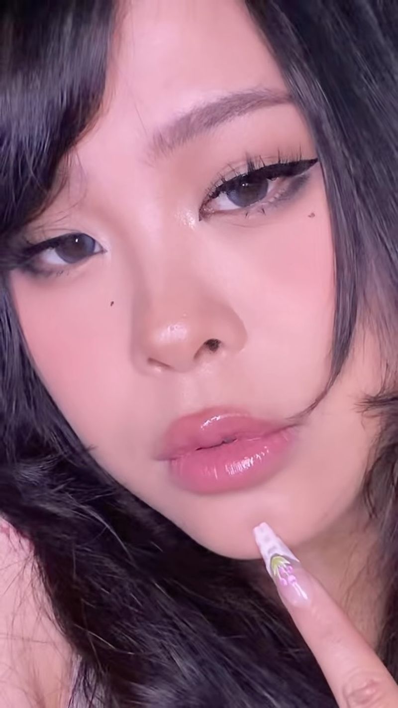 Lightweight Base Makeup