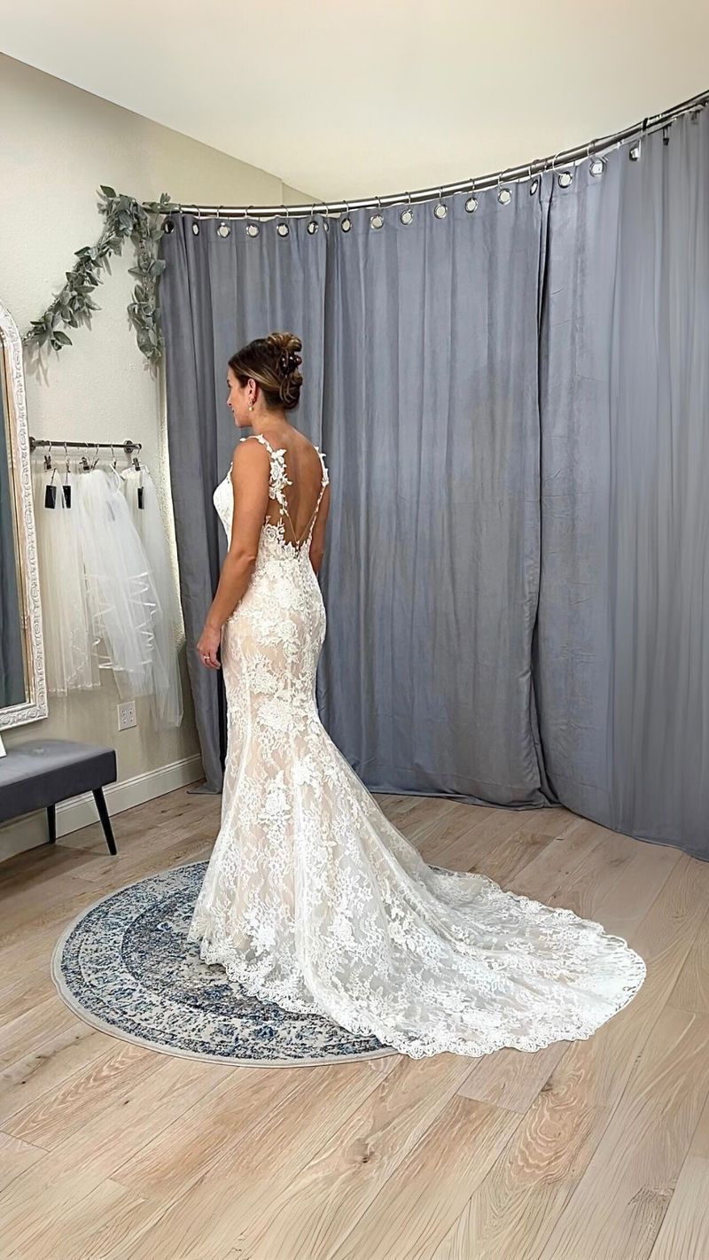 Lace Details Continuing To Captivate