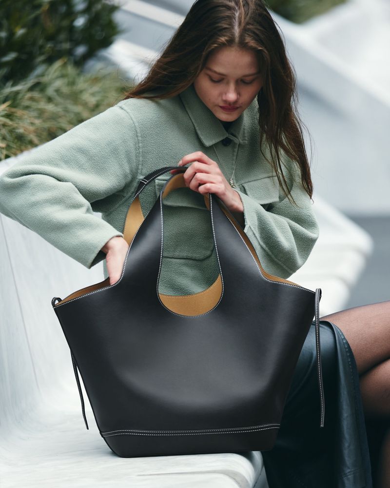Shoulder Bags With Wide Straps