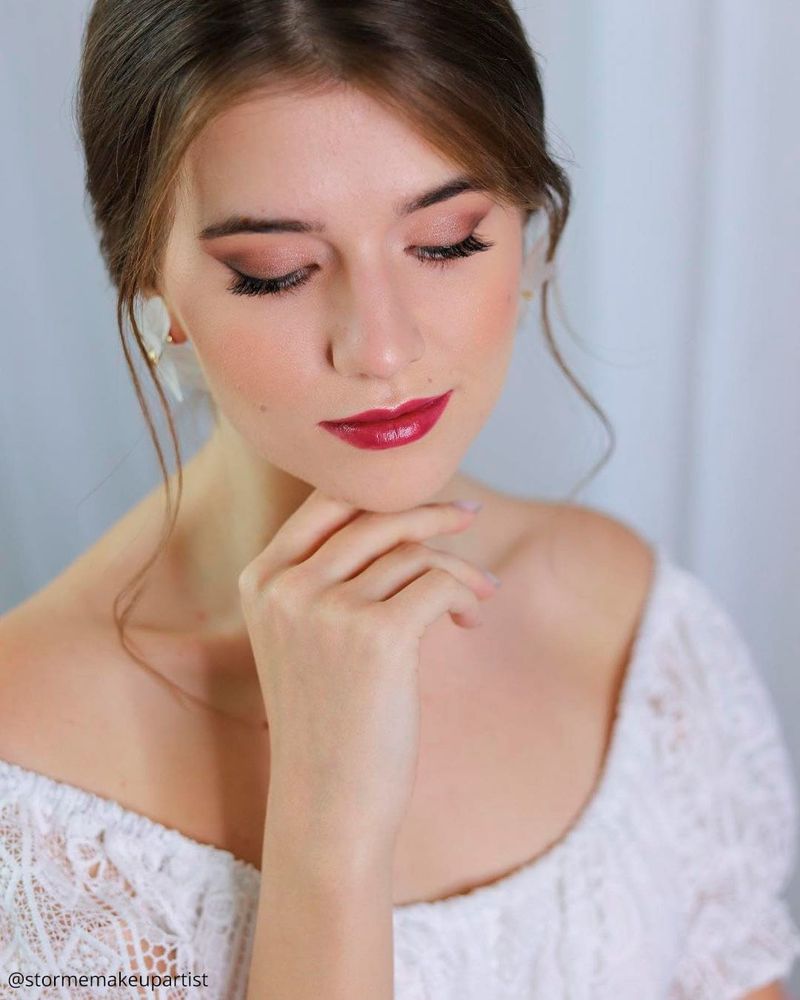 Harmonizing Lip Color with Face Shape