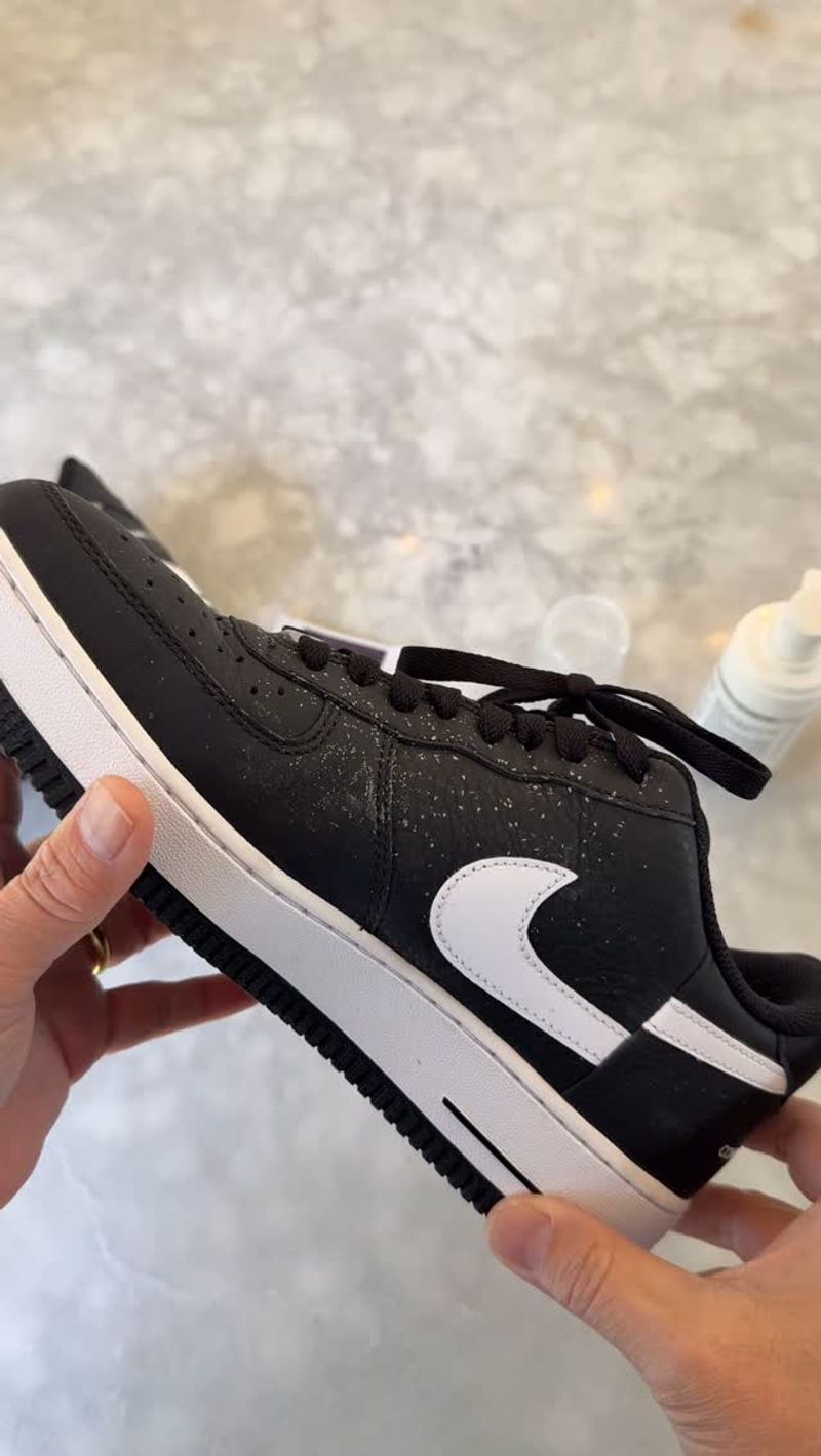 EasyClose Walking Shoes