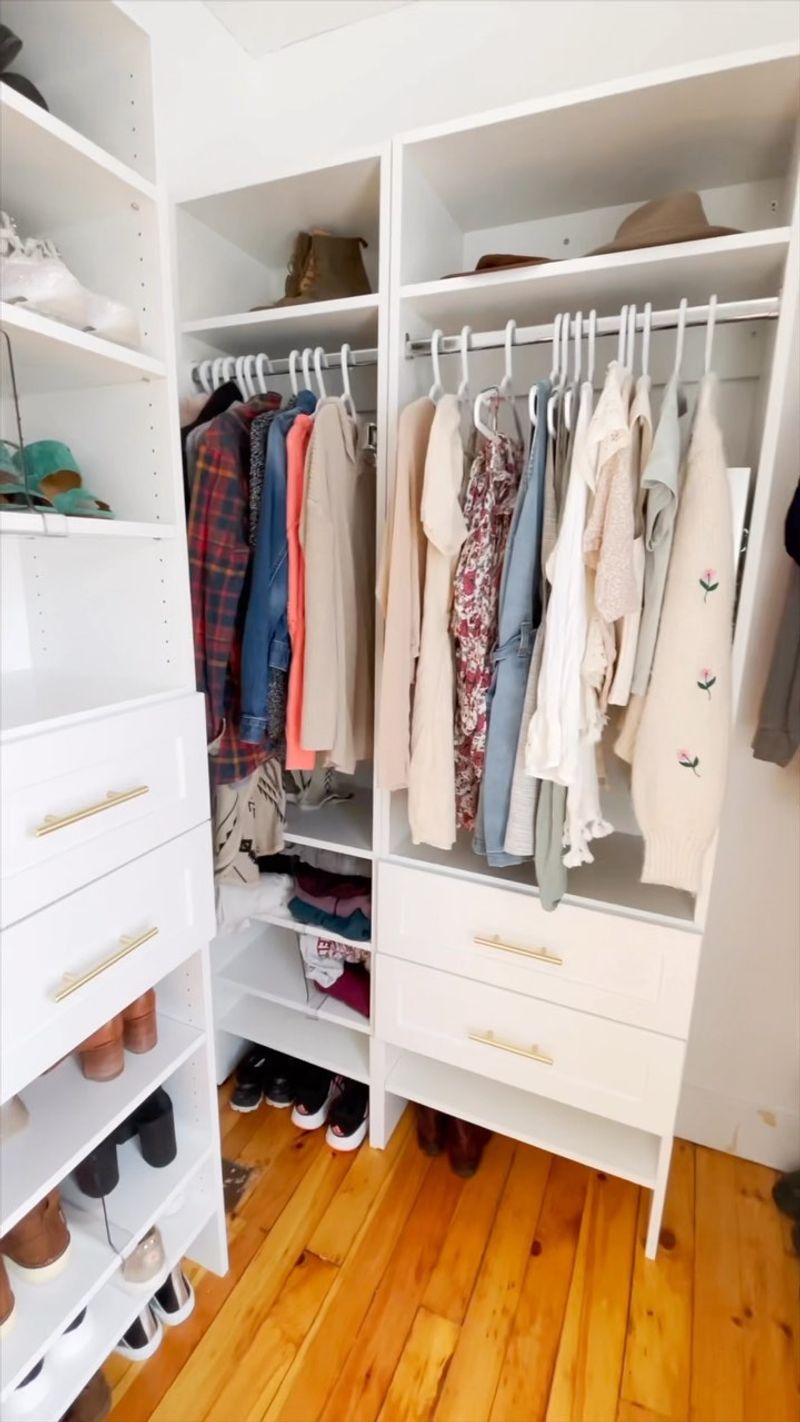 Cascading Hangers: Vertical Hanging Hack