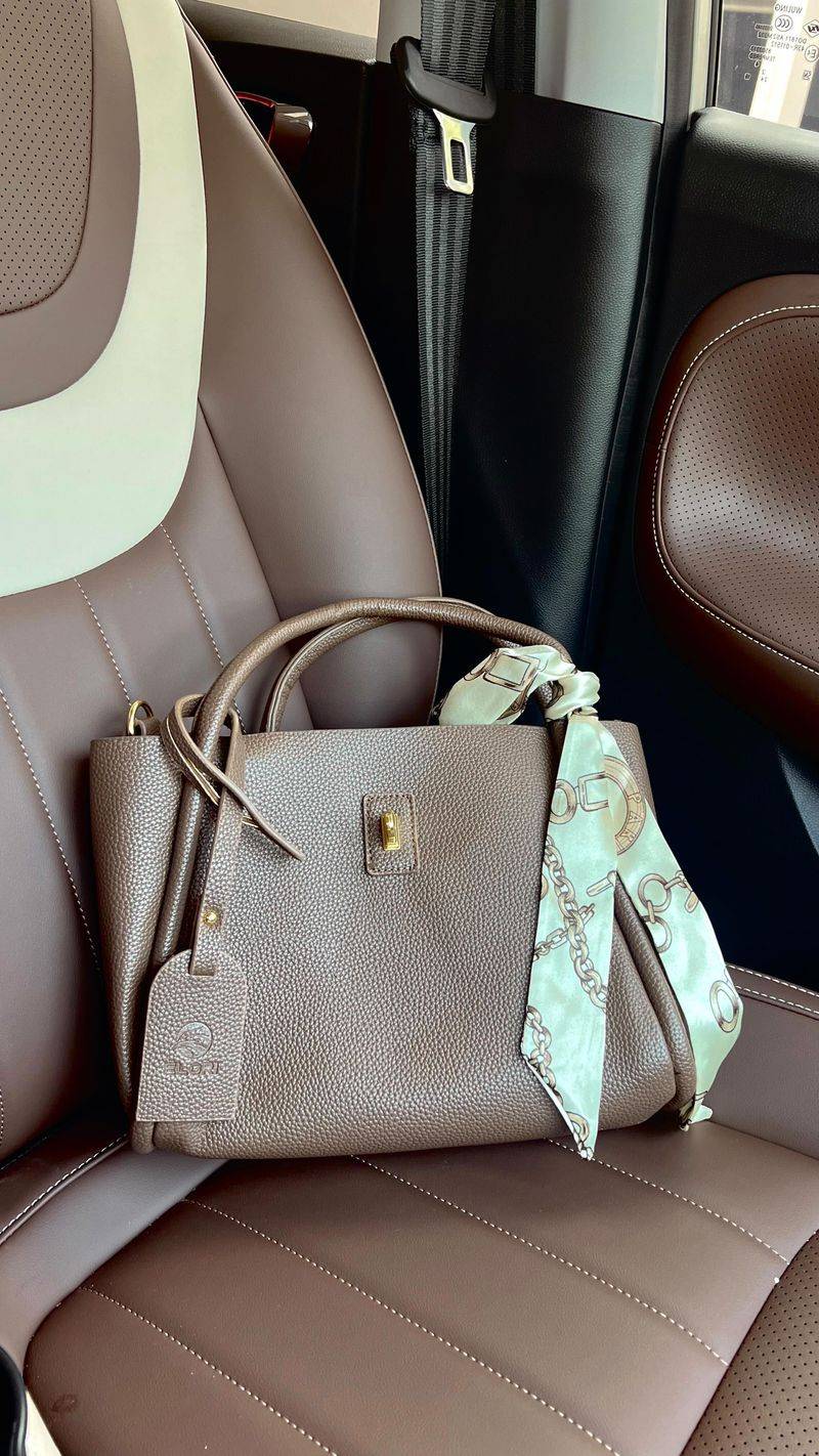 They Choose Structured Bags That Stand the Test of Time