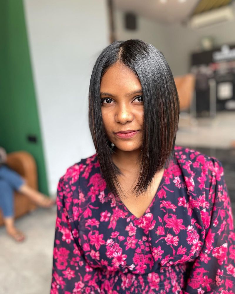 Asymmetrical Cut With Face-Framing Layers