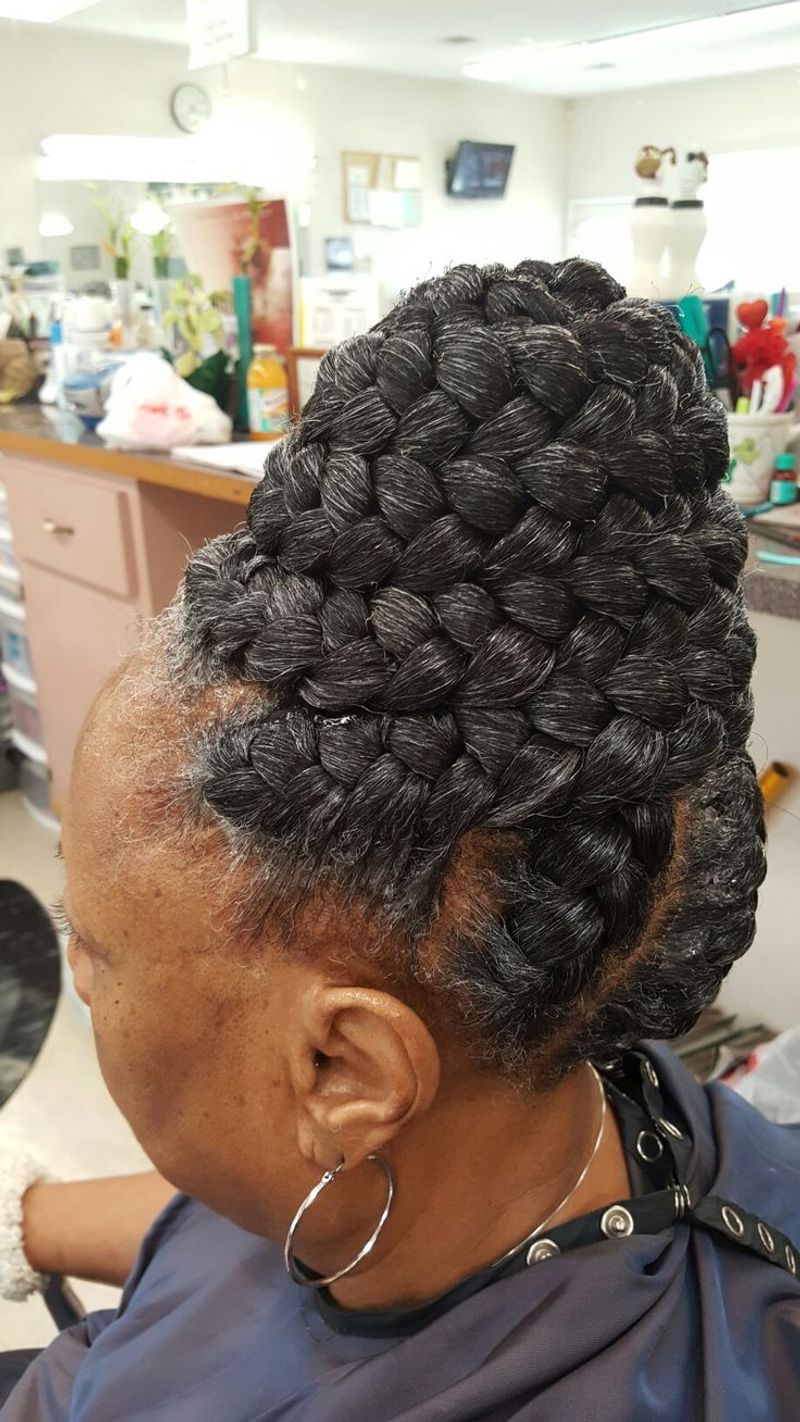 Twisted Halo Braid