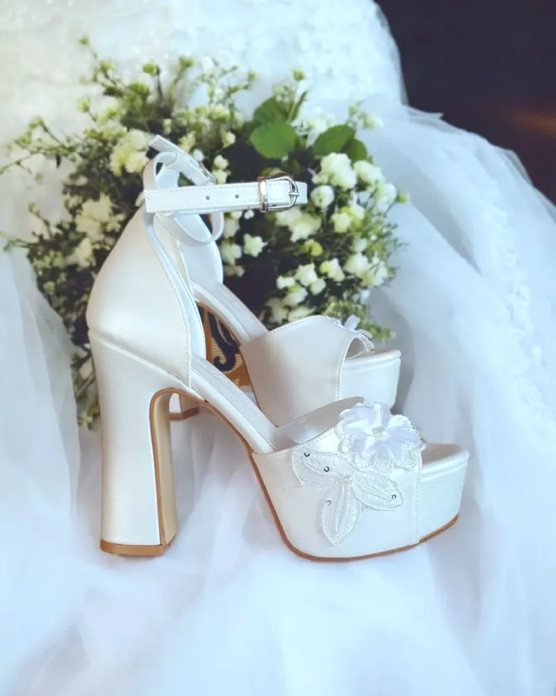 Embroidered Block Heel Sandals