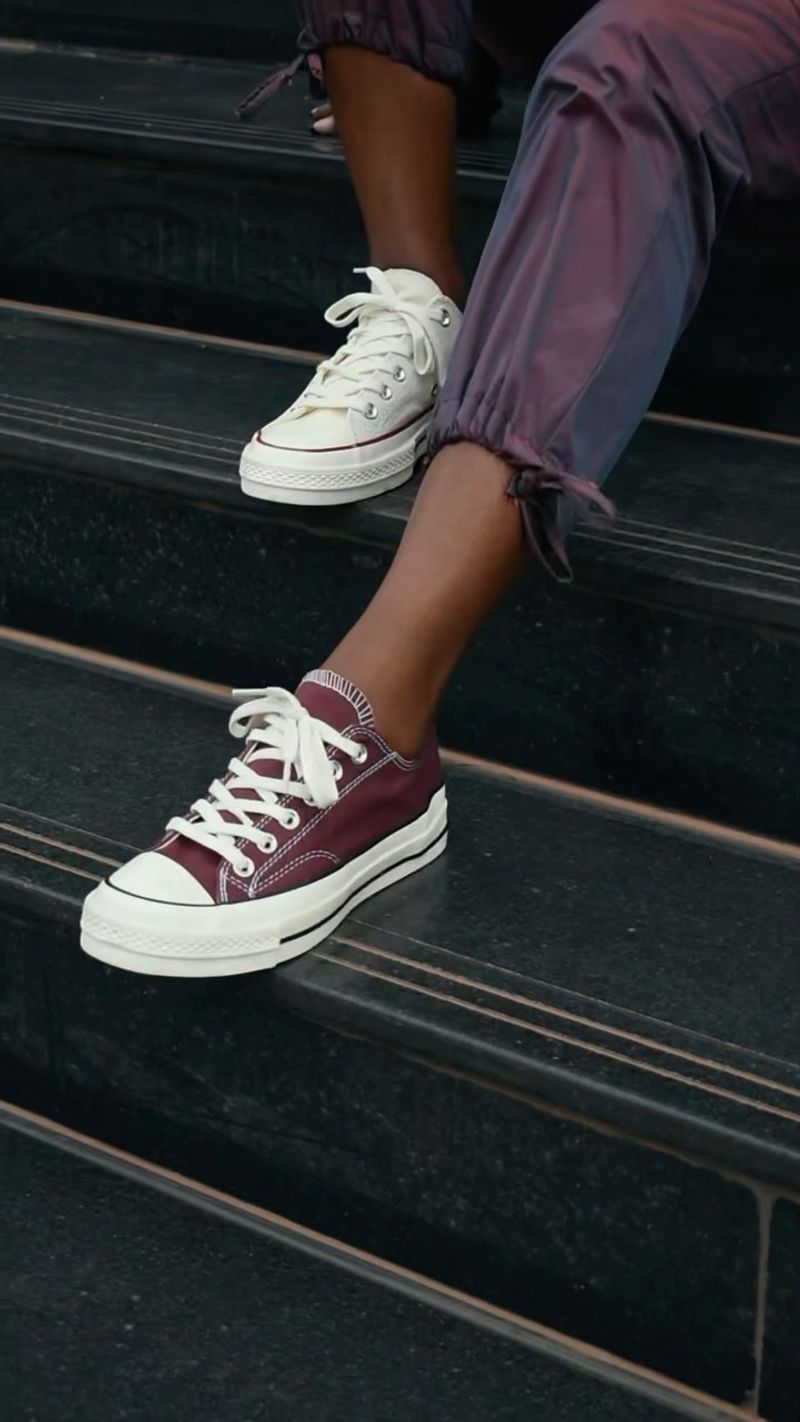 Low-top Converse: Street Style Classic