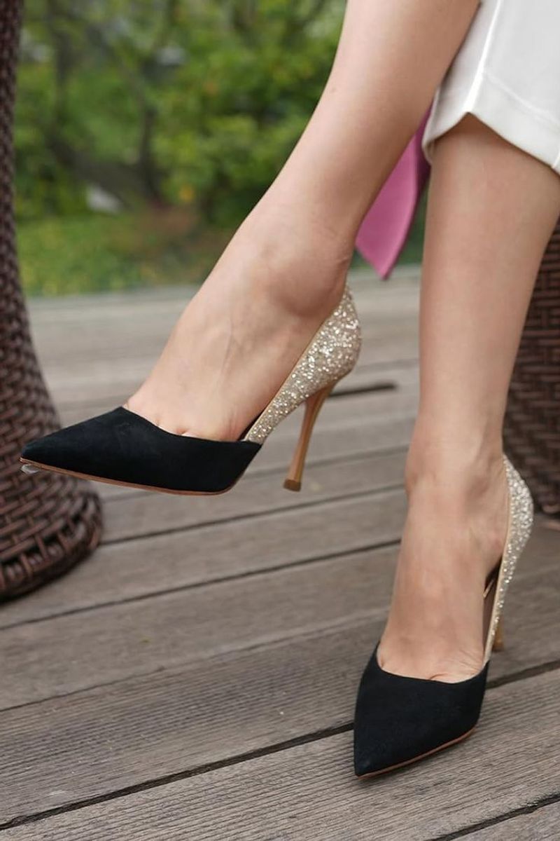 Classic Pointed Pumps: The Timeless Transformers