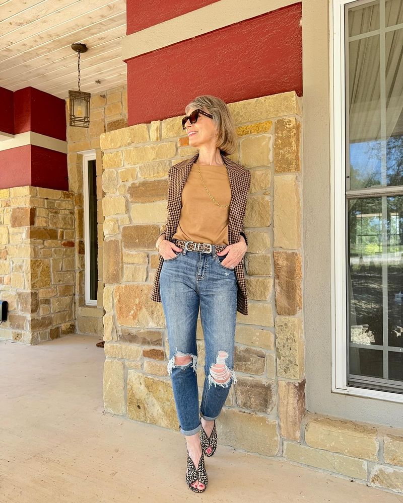 Pointy Toe Heels With Distressed Jeans: The Style Battle