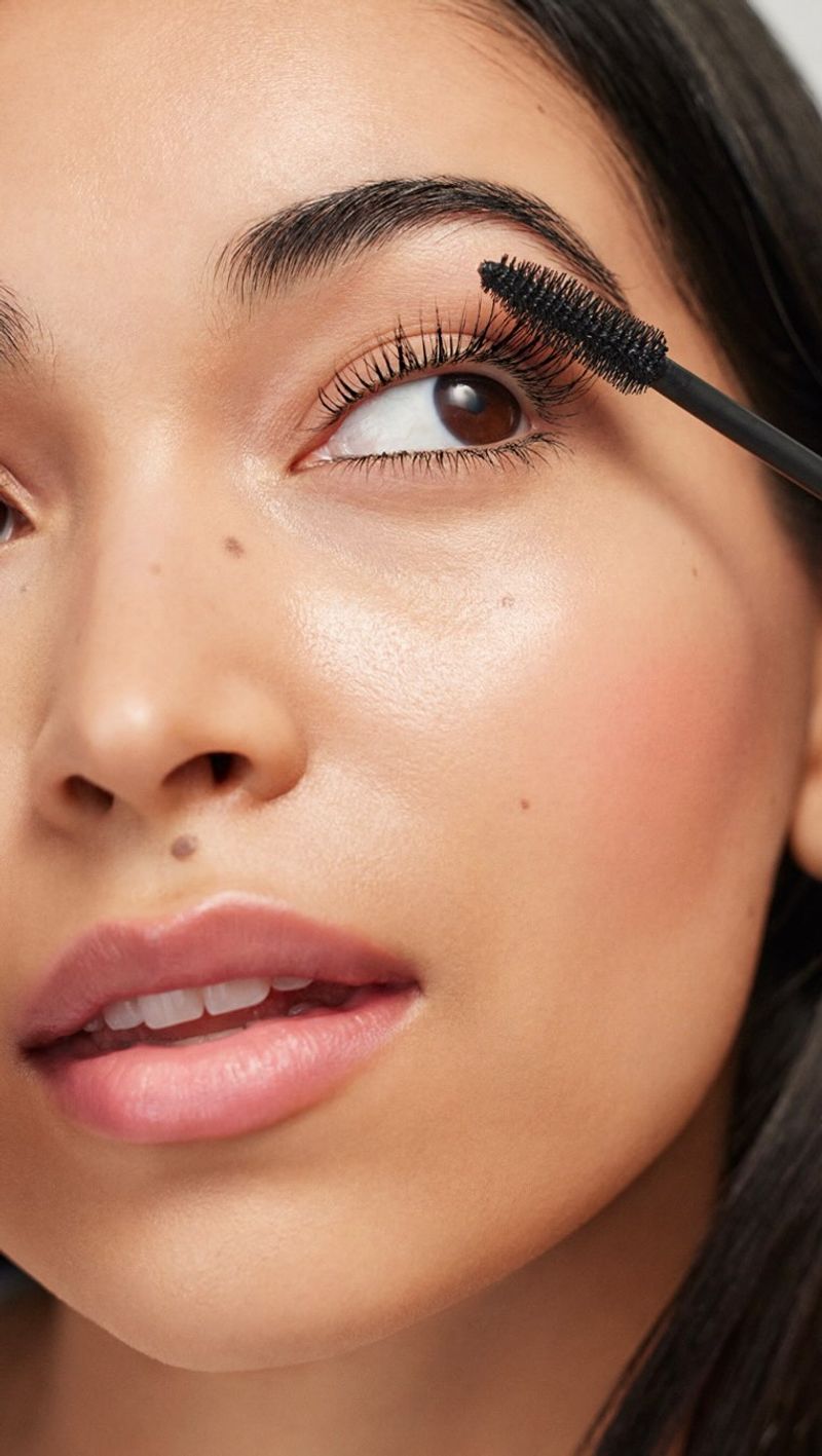 Focus Mascara On Center Lashes