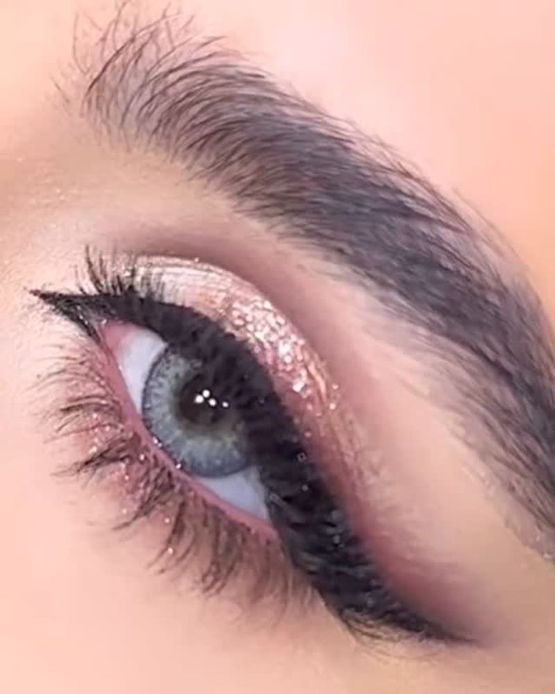 Soft Cut Crease For Depth