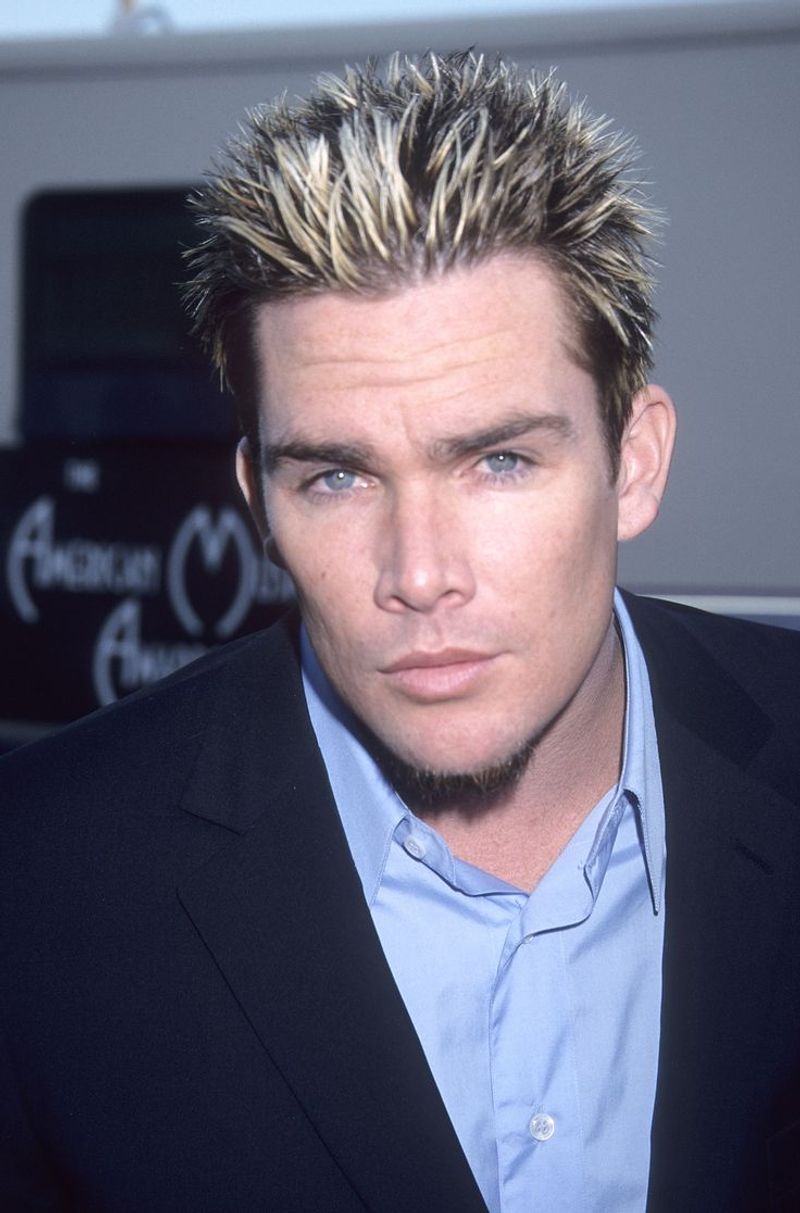 Frosted Tips - The Ramen Noodle Hair Revolution